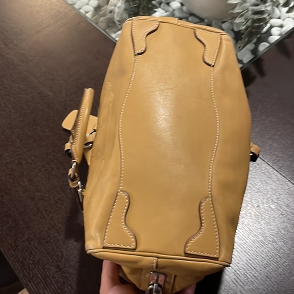 Authentic Prada handbag - Picture 4 of 8